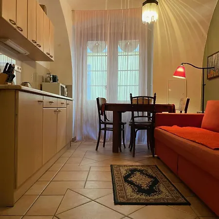 Mala Strana Apartment 1-3