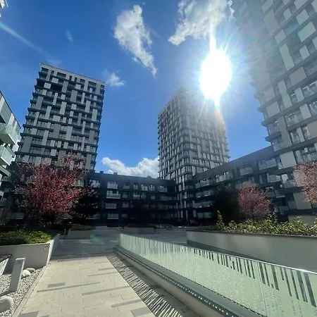 The Ivory Tower Residence With Free Parking-2