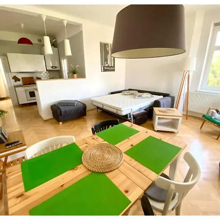Central-Modern-Apartment-3