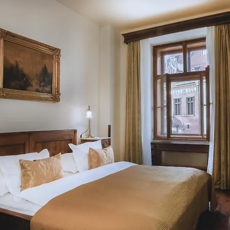 Grand Hotel Praha-3