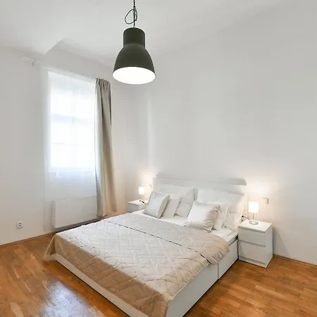 Klimentska 52 Residence-3