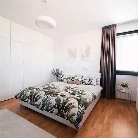 Prague Marina River View Apartment Close To City Centre Free Parking-2