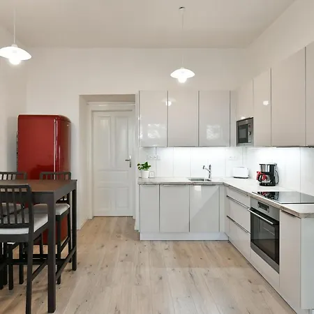 Kubelikova 32 Residence-3