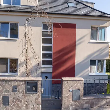 Apartmán 2+kk, 50 m2 v klidné lokalitě. 10 min od centra Prahy.-3