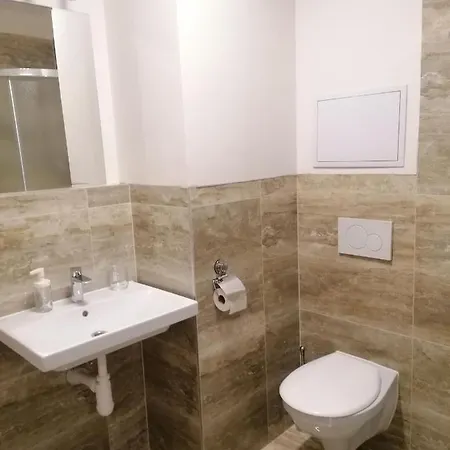 Brand New Studio Apartment # 45 With Free Parking In The City Center-2