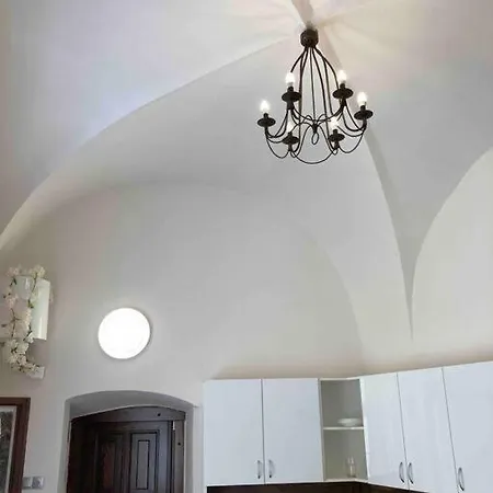 Studio In Gothic House, 50M To The Old Town Square-3