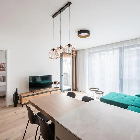 Red Jay Karlin Area Apartment With Garage And Balcony-3