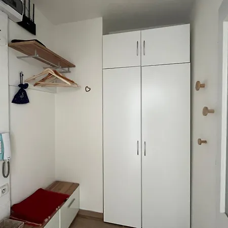Sunny Minimalistic Flat Near Metro Opatov-2