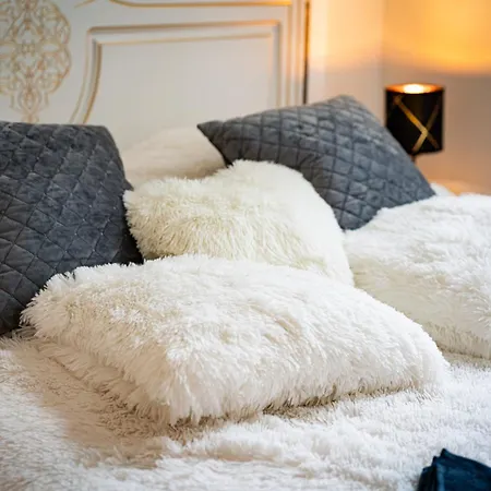 Grand Deluxe Suite-2