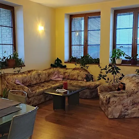 Villa Homestay Nad Helmrovkou-3