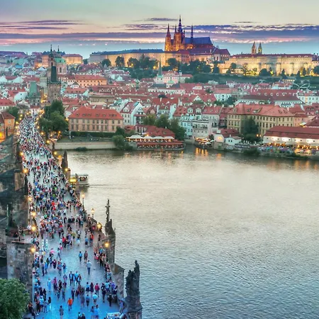 Cozy Homestay At Prague Main Station-2