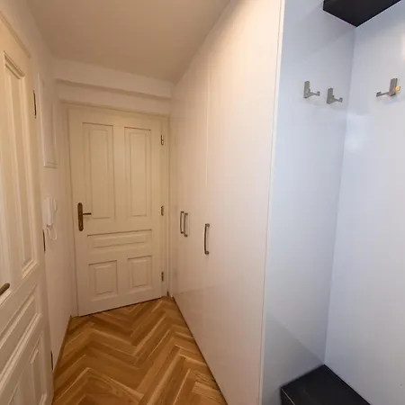Nekazanka Studio Apartment-2