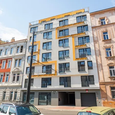 Brand New Studio Apartment # 45 With Free Parking In The City Center-2