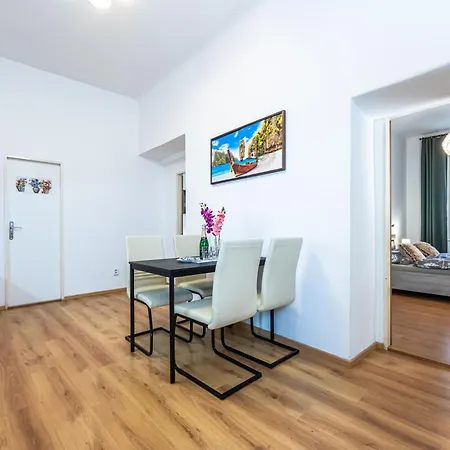 Modern 2Br Apartment 5 Min Walk To Wenceslas Square-2