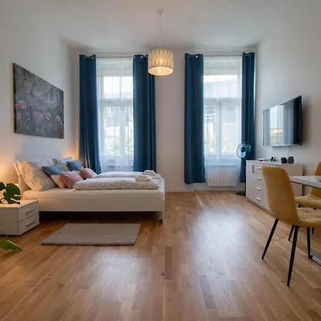 Washingtonova Cr Apartments-3