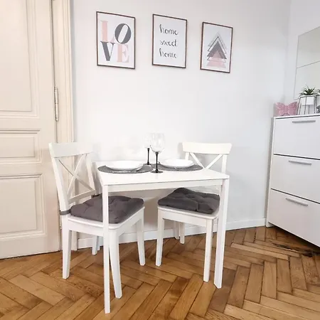 Finnem Rentals Florenc-2