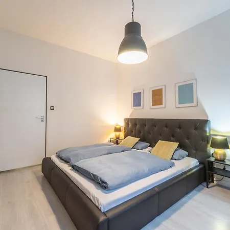 Sunny 2Br Apt. On Wenceslas Square With Paid Parking By Easybnb Premium-3