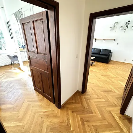 Black Eagle Apartments-3