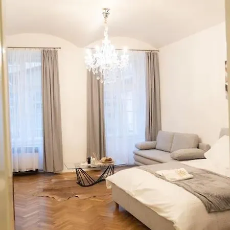 Cozy Flat By Wenceslas Square!-2