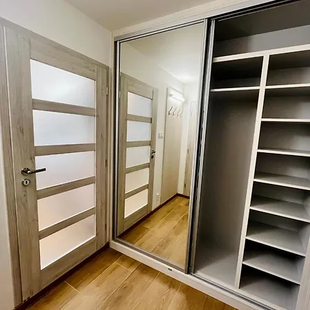 Pleasant Basement Apartment-2