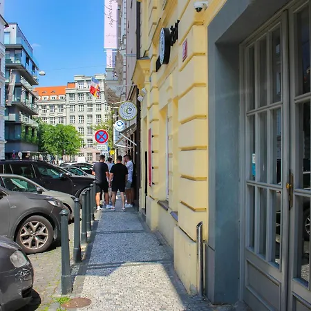 City Nest Apartments By Adrez-3
