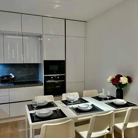 The Peony Apartment In Smichov, Prague 5-3