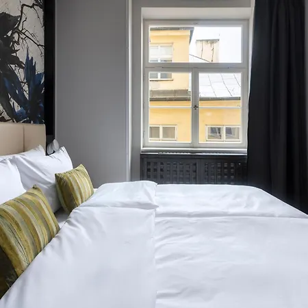 Numa Prague Poise-2