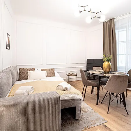 Exquisite 2 Bedroom Apartment At Lesser Town By Easybnb Premium-3