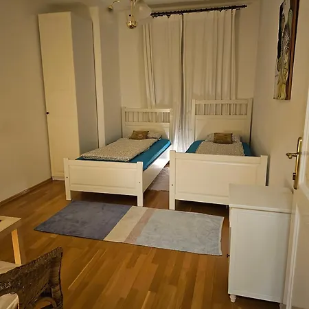 Laxmi Happy Home In Historical Prague-3