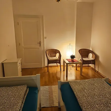 Laxmi Happy Home In Historical Prague-3