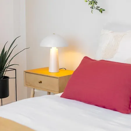 Bright 2Br - 4Th Floor, Balcony, Free Parking By Gravity Prague-3