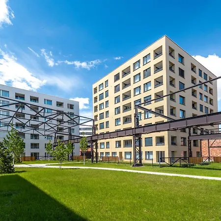 Bright 2Br - 4Th Floor, Balcony, Free Parking By Gravity Prague-3
