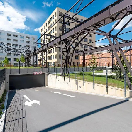 Bright 2Br - 5Th Floor, Balcony, Free Parking By Gravity Prague-2