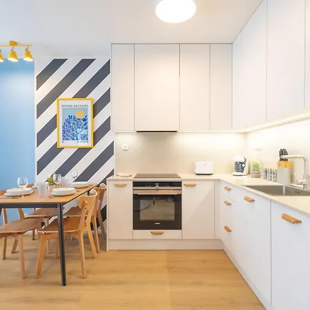 Yellow Apartment - Balcony, Free Parking, By Gravity Prague-2