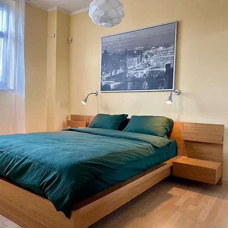 Apartment Českomoravská - O2 Arena Prague-2
