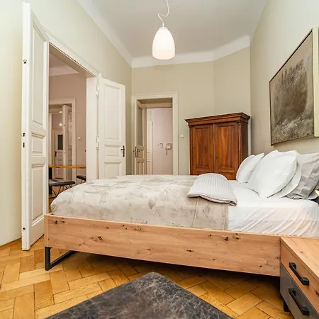Large And Modern Apartment In The Heart Of Prague-3