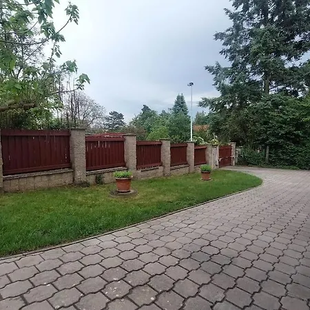 Klasicky Dum, 5 Loznic , 5 Bedrooms, Praha-3