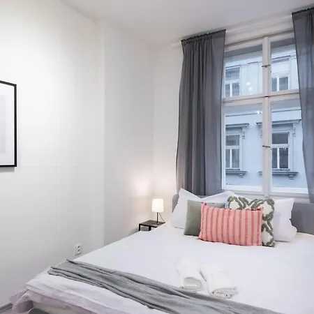 Timeless Charming Studio Near Old Town-2