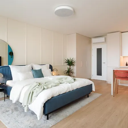 Good Vibe Studio Near Metro - Garage, Air-Conditioning, Vinyl Player-2