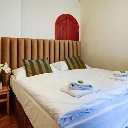 Historic Centre Apartments VIII-3