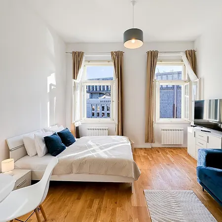 Turnkey I Wenceslas Square Apartments-3