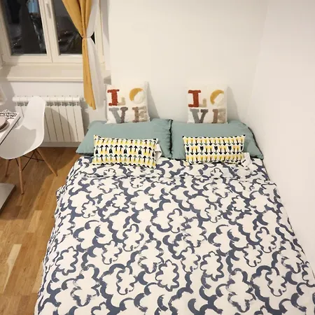 New Apartment 50M Charles Square-2