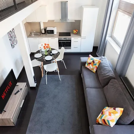 2-Room Loft-Apartments I 6 Guests I Metro I Karlin-3