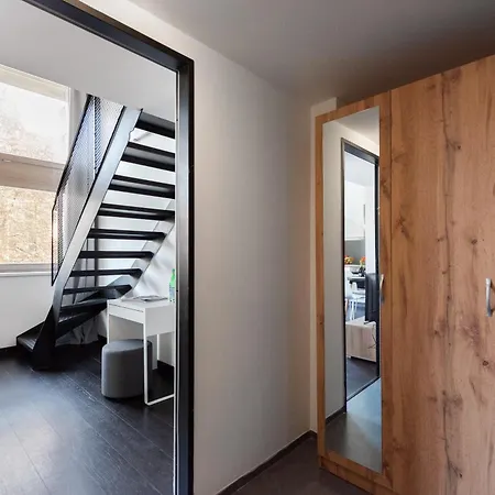 2-Room Loft-Apartments I 6 Guests I Metro I Karlin-2