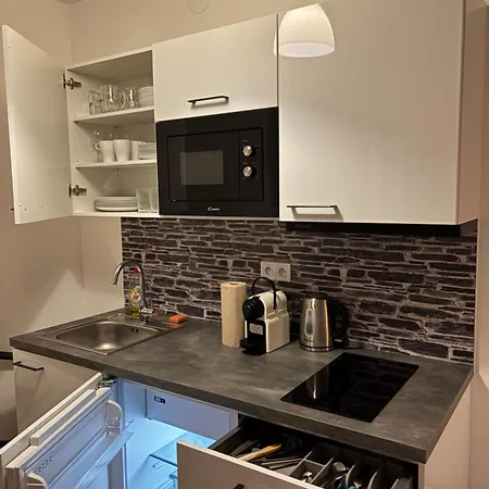 Free Parking Apt With Grand Terrace-3