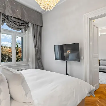 Vodickova Luxury Suites-2