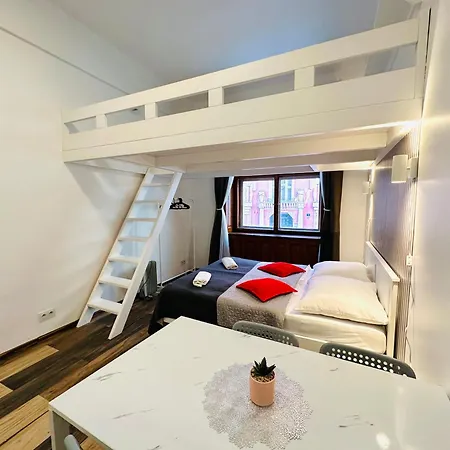 Elly Modern Oldtown Apartments-3