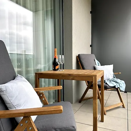 Real Living By Refa Balcony Retreat 75-3