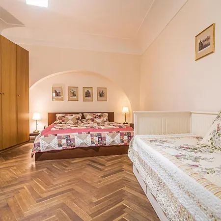 Karmelitska 1 Luxury 1 Bedroom-2