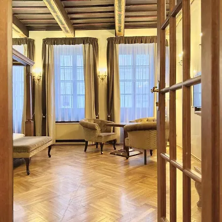 Traditional Prague Apartment-2
